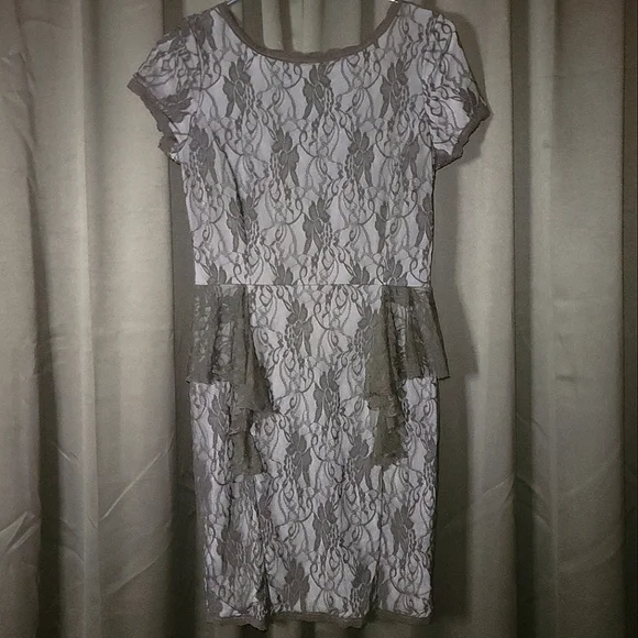 Venus Lace Overlay Dress Peplum Black Lined Size 10 Ruffles
